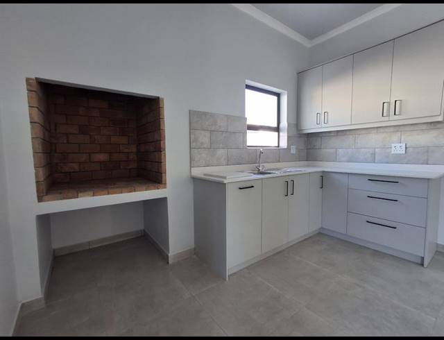 4 BEDROOM HOUSE FOR SALE IN DA GAMA BAY